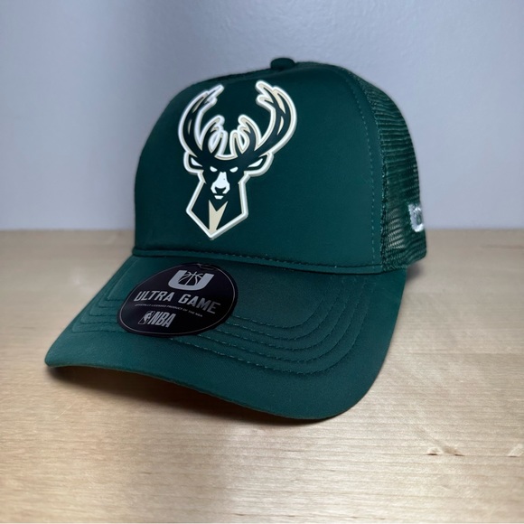 Milwaukee Bucks Trucker Hat Cap Green Mesh Ultra Game Mesh SnapBack Adjustable - Picture 1 of 4